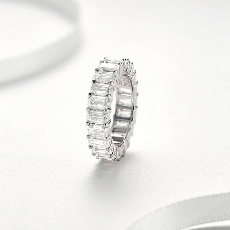 טבעת Eternity Emerald Cut — טבעת מואסנייט של Bellaris, תצוגה 3